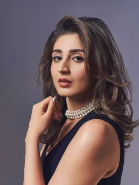 Dhvani Bhanushali In Classic Pearls Choker